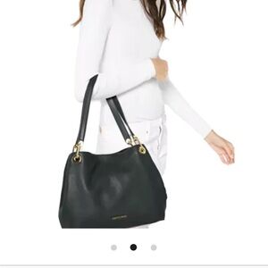 Michael Kors Black pebbles leather shoulder bag